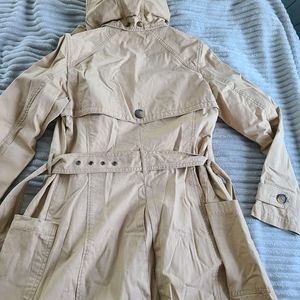Gap trench coat
